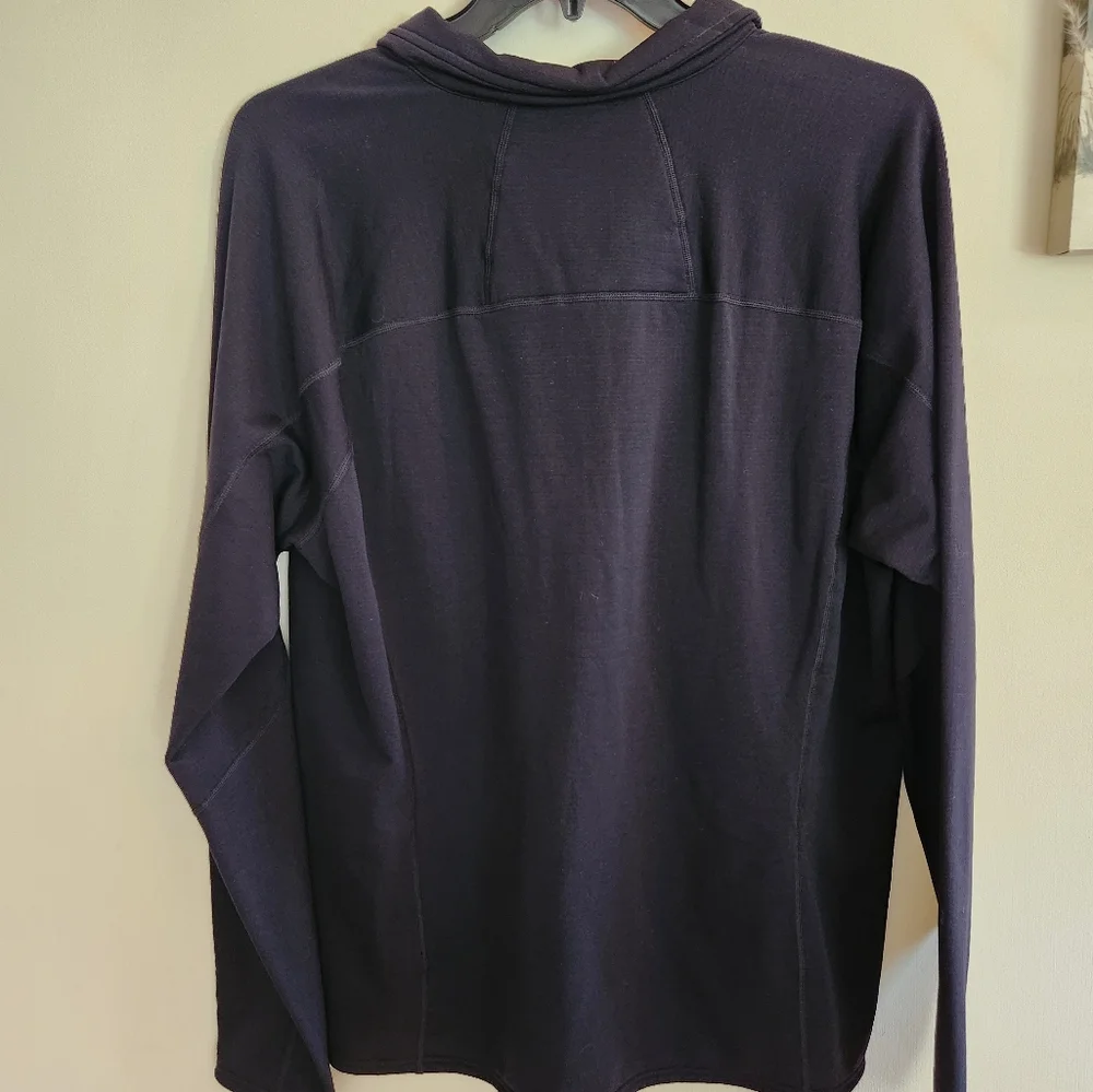 The North Face performance outdoor top XL NWT